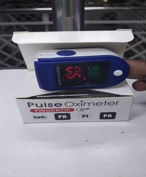 Finger Pulse Oximeter Larger Display Blood Oxygen Monitor with Lanyard Included Fingertip Pulse Oximeter